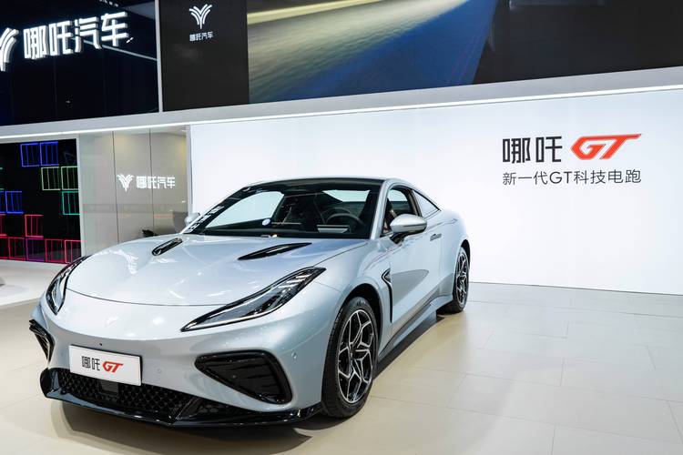 东莞桥头镇恒鑫润企业管理咨询哪吒汽车在智能汽车领域的表现，领途汽车在新能源汽车市场中的影响力