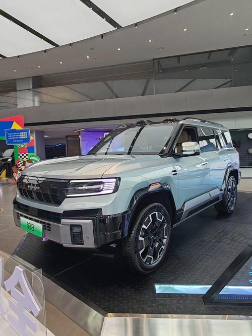 东莞桥头镇恒鑫润企业管理咨询比亚迪方程豹硬派越野的爆款，英菲尼迪35周年与你共成长